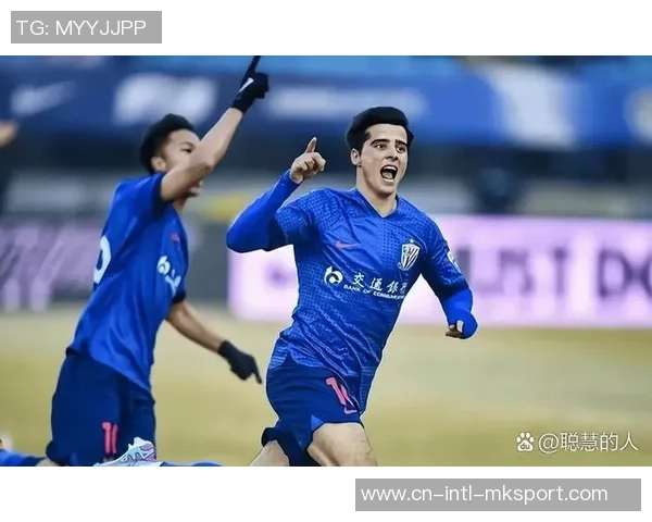 为何球迷一向看不上申花，却对上港报以敬重？真实原因找到了！